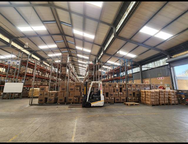 7,726M² WAREHOUSE FOR SALE IN MEADOWDALE